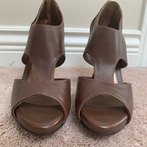 Sofft Chocolate brown heels - Picture 1 of 8